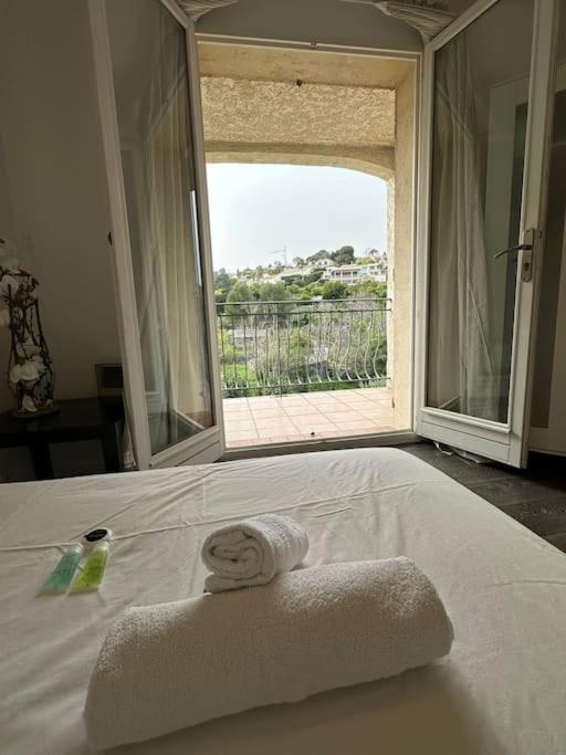 Villa Constance 3 Antibes - Spacieux Logement En Dernier Etage Buitenkant foto
